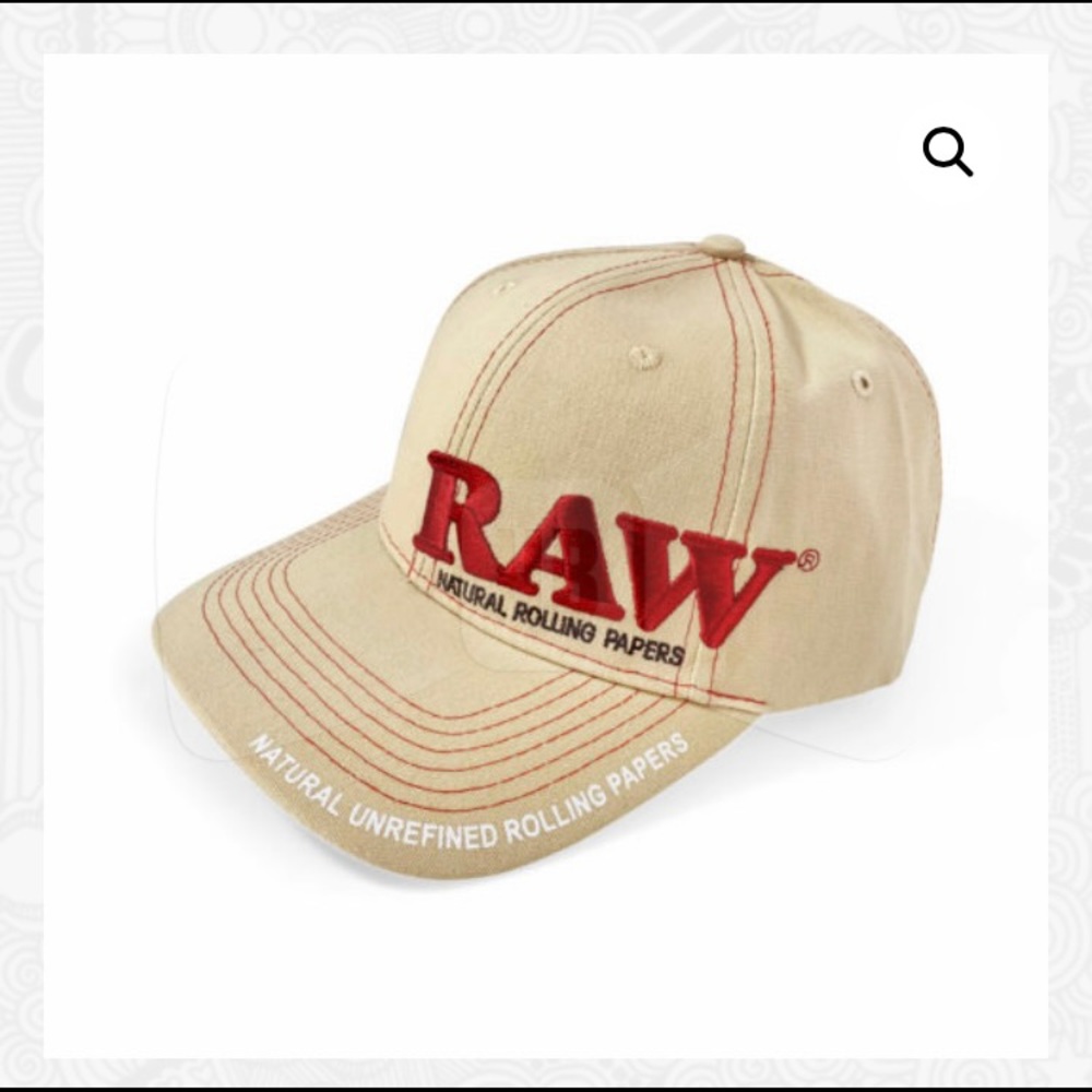 Tan, one size fits all SnapBack /dad hat 🧢
